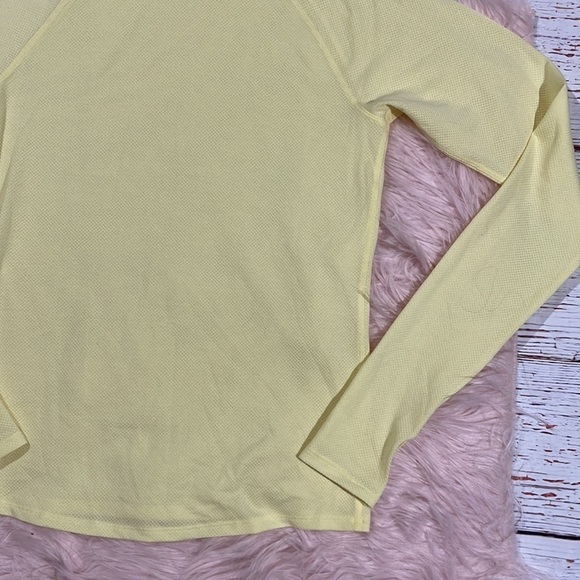 Outdoor Voices Light Yellow FastTrack Mesh Turtleneck Top - Picture 8 of 10